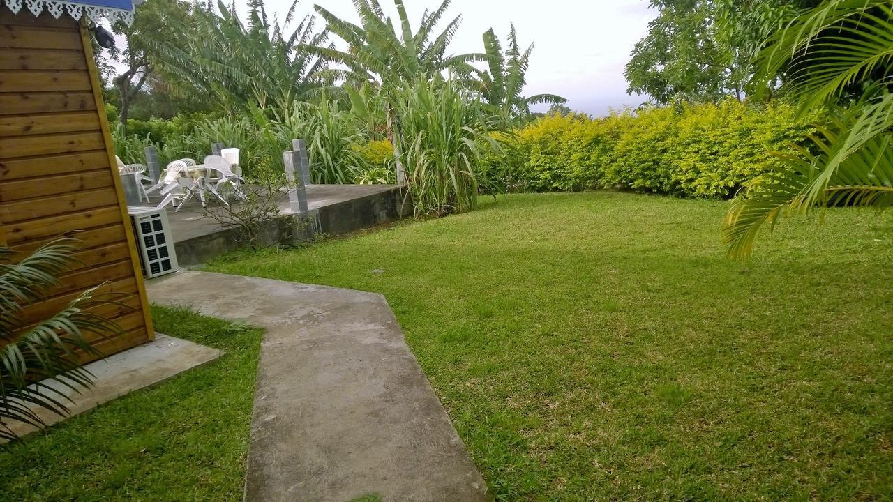 Les Bungalows Du Mont-Auban Sainte-Clotilde Esterno foto